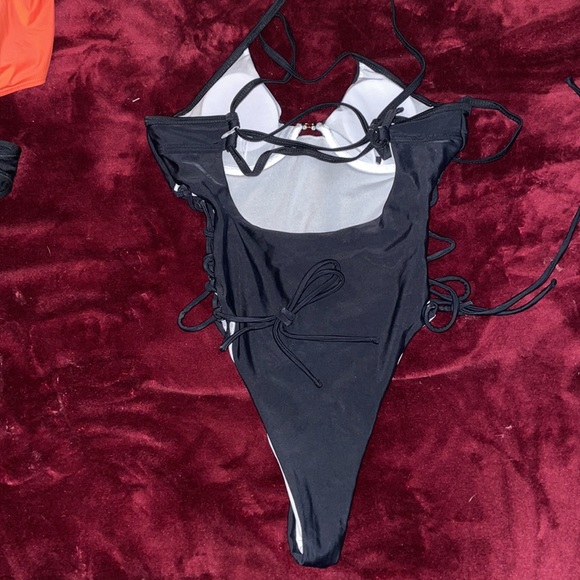 Too small - Picture 2 of 8